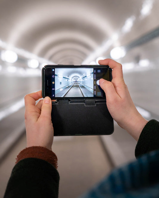 Klak gepersonaliseerd iPhone hoesje. Zelfsluitend. Met gratis gravure