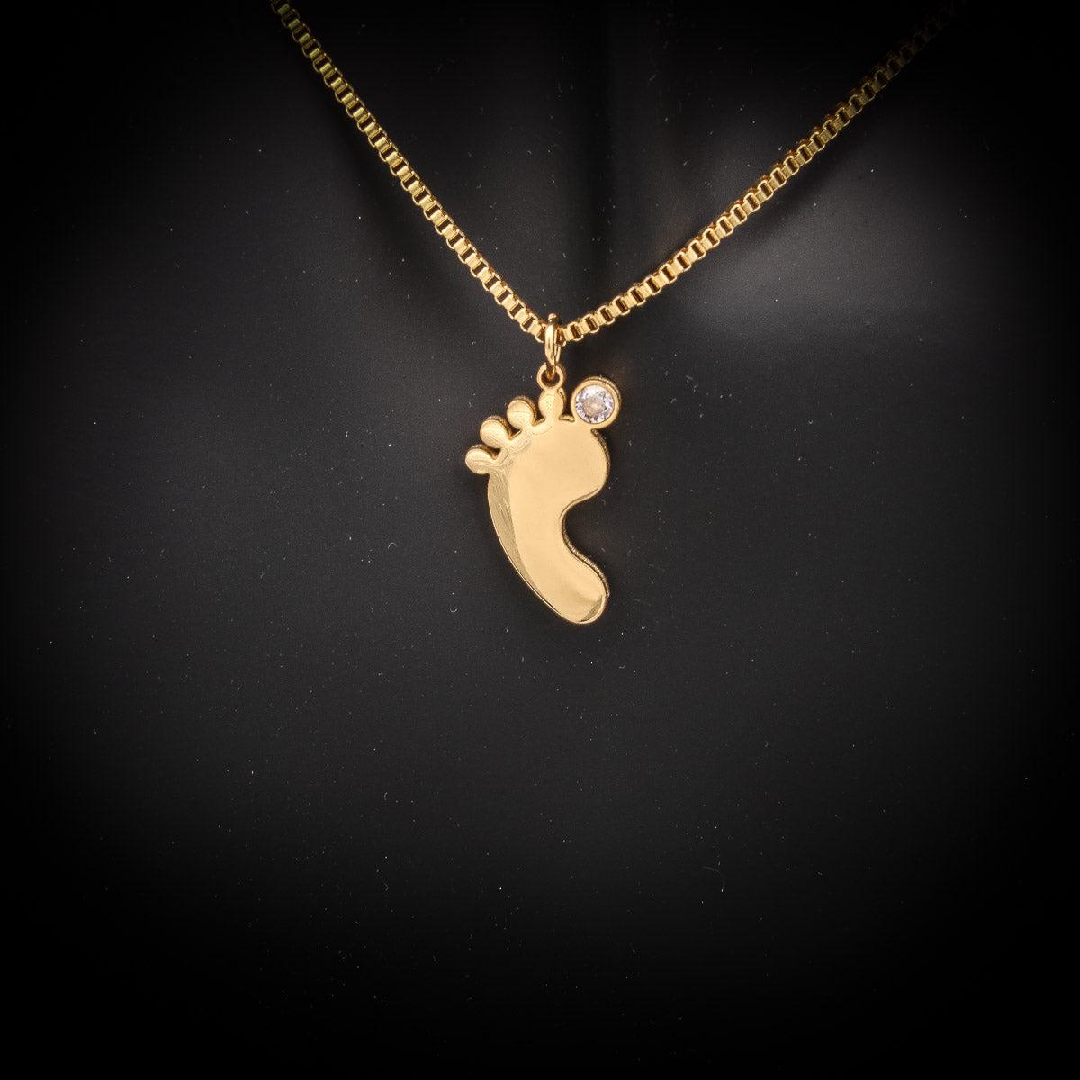 Mama Halskette "Madre" mit Namen und Babyfuß Anhänger