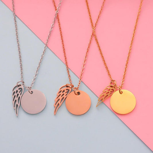 Damesketting met gepersonaliseerde gravure "Feather" met gegraveerde bedel voor initialen in zilver, goud of rosé
